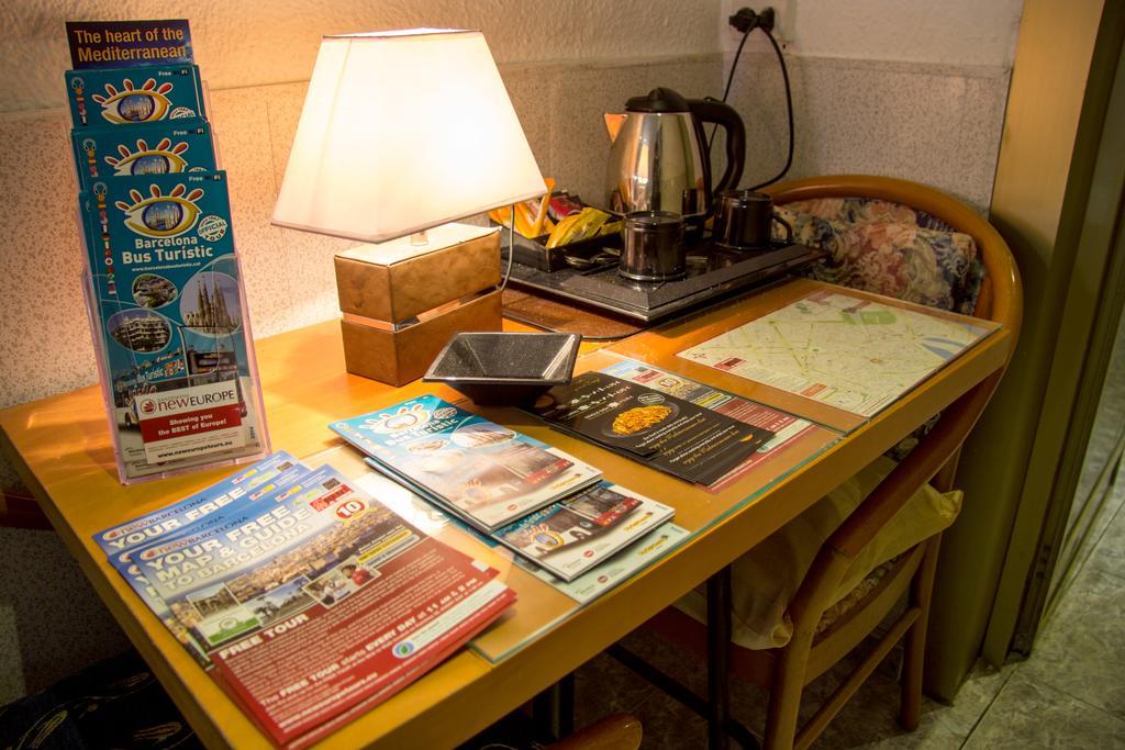 Hostal Aribau 바르셀로나 외부 사진