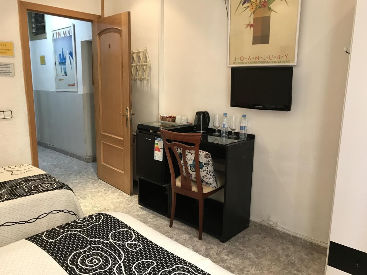 Hostal Aribau 바르셀로나 외부 사진