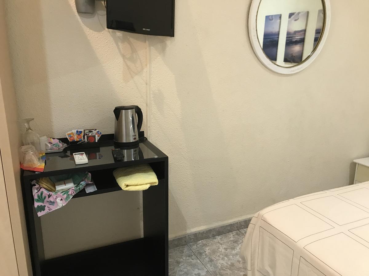 Hostal Aribau 바르셀로나 외부 사진